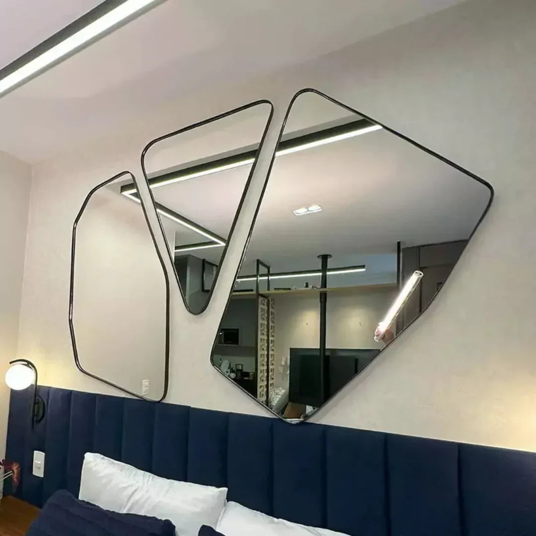 Set aus drei modernen, geometrischen Wandspiegeln 150x135 cm